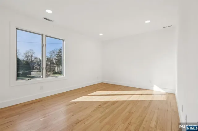 $8,900 | 22 Laurence Court, Closter, NJ 07624