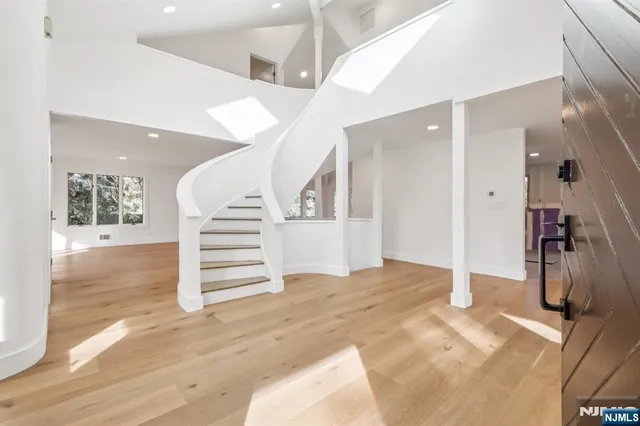 $8,900 | 22 Laurence Court, Closter, NJ 07624