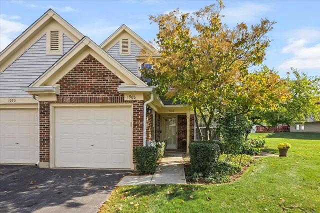 $314,900 | 1968 Quaker Hollow Lane, Streamwood, IL 60107
