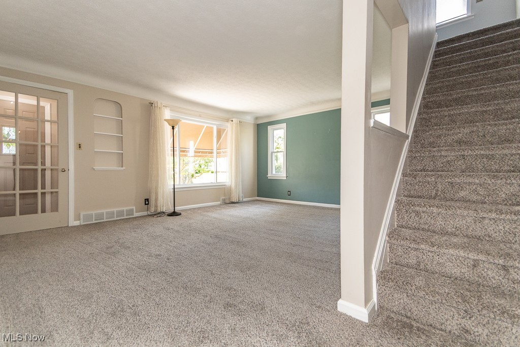 1346 Belrose Road Cleveland, OH 44124 - Photo 4 of 37 Brand new carpet