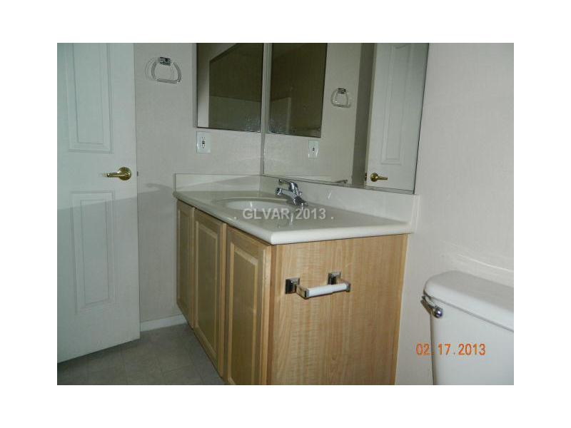 1553 Rusty Ridge Lane Henderson, NV 89002 - Photo 21 of 35 Bathroom. VANITY AREA IN THE MAIN UPSTAIRS BATHROOM