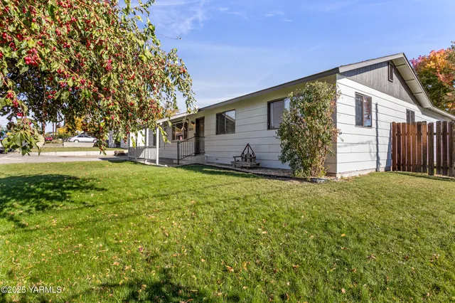 $409,000 | 501 North 8th Street, Zillah, WA 98953