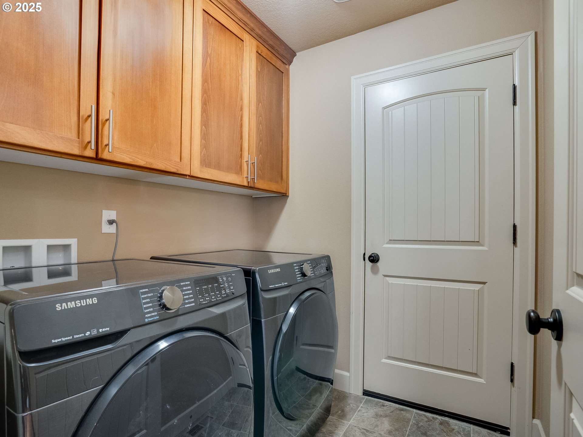 1047 Taurus Loop Northeast Keizer, OR 97303 - Photo 20 of 23 a utility room with dryer and washer