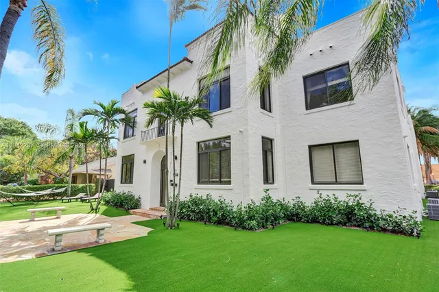 a front view of house with yard
