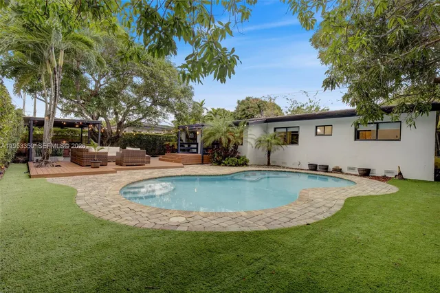 $1,500,000 | 5760 Southwest 56th Street, Miami, FL 33155