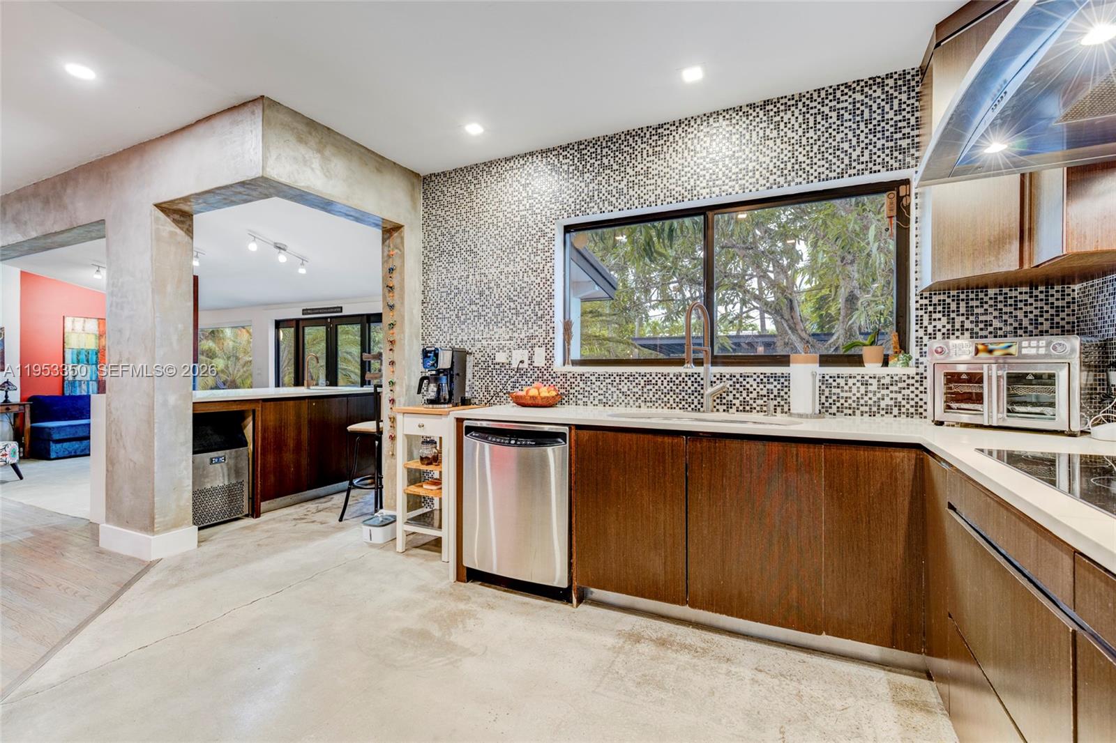 5760 Southwest 56th Street Miami, FL 33155 - Photo 11 of 32