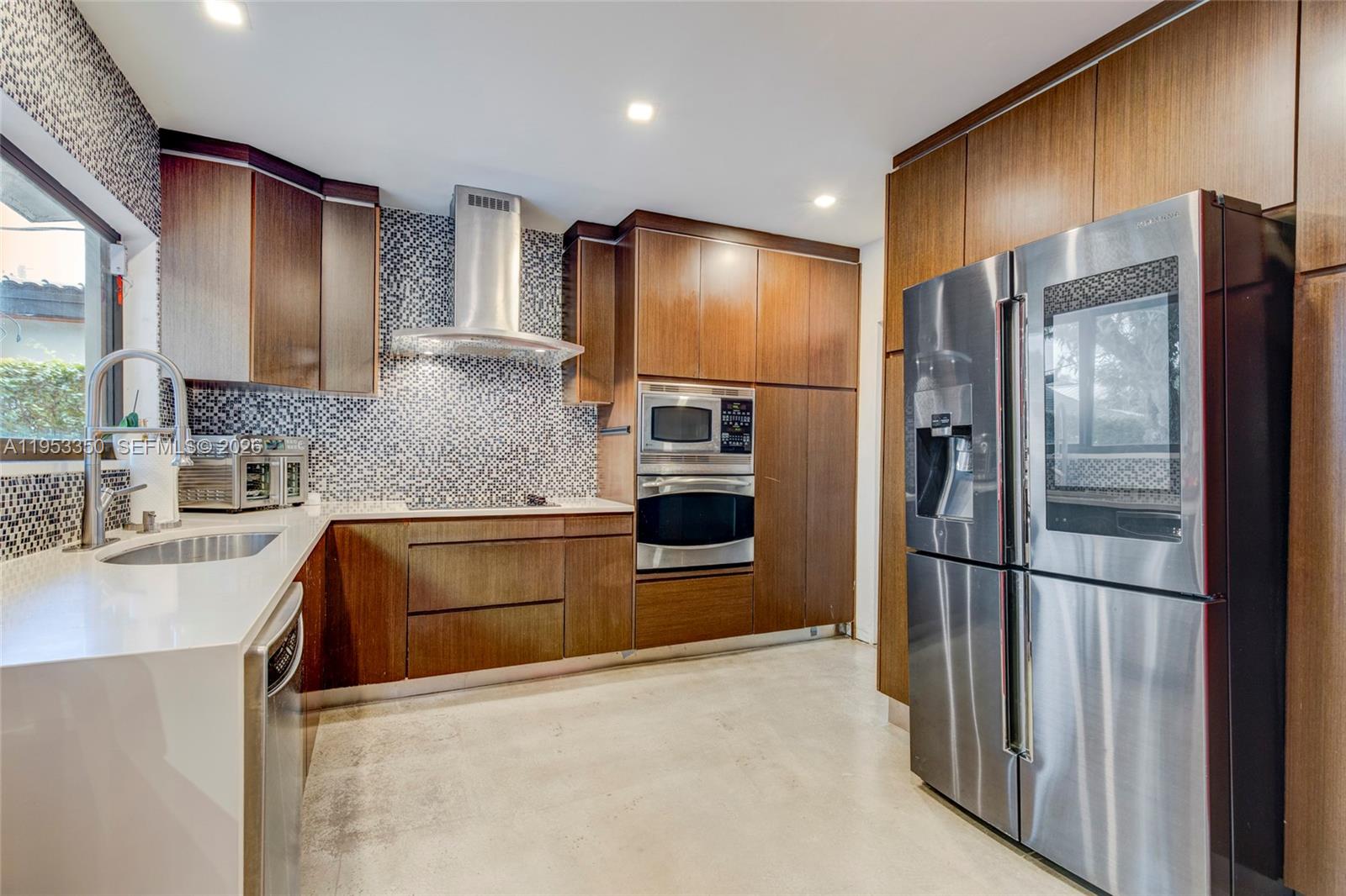 5760 Southwest 56th Street Miami, FL 33155 - Photo 12 of 32