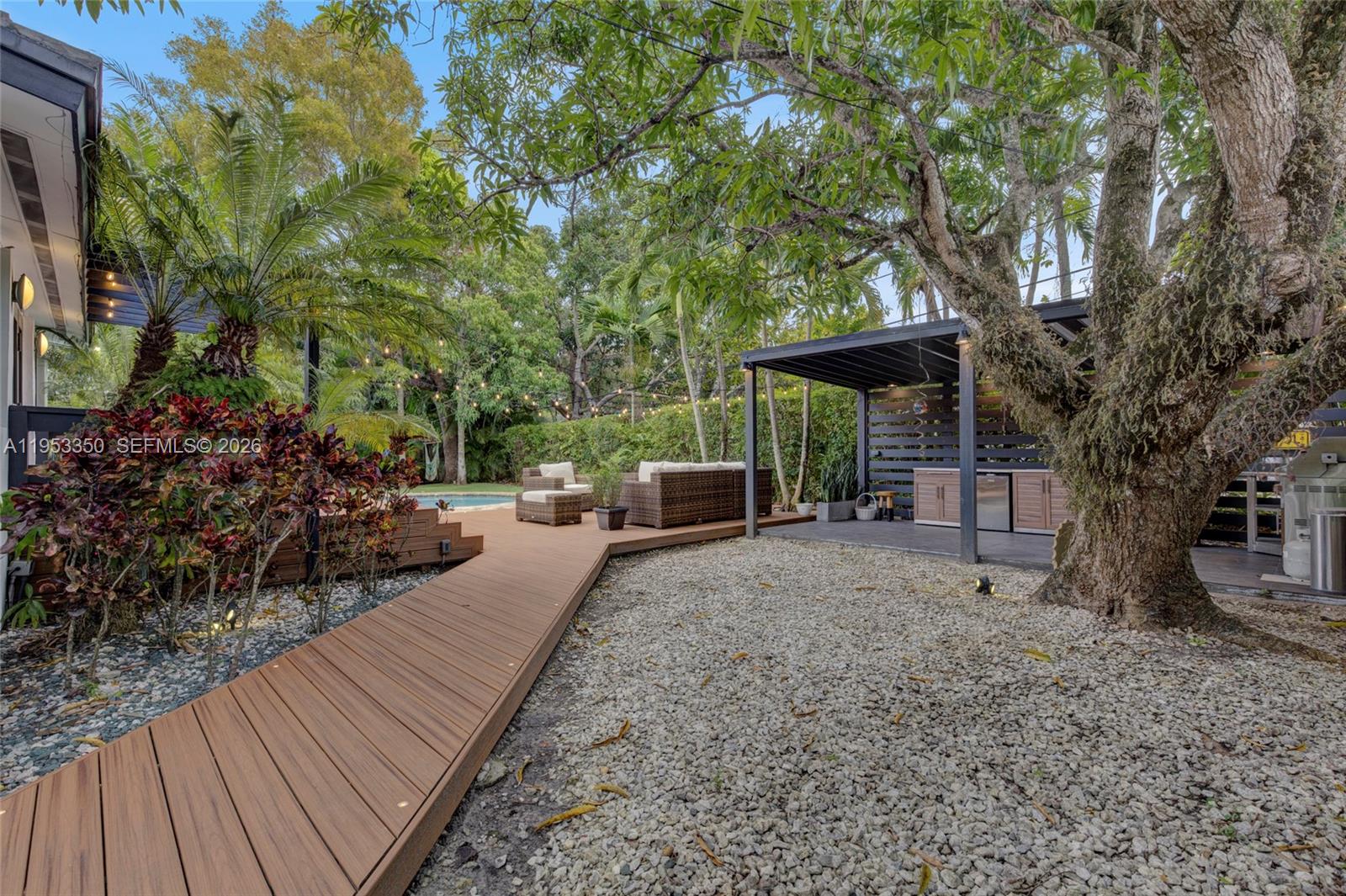 5760 Southwest 56th Street Miami, FL 33155 - Photo 29 of 32