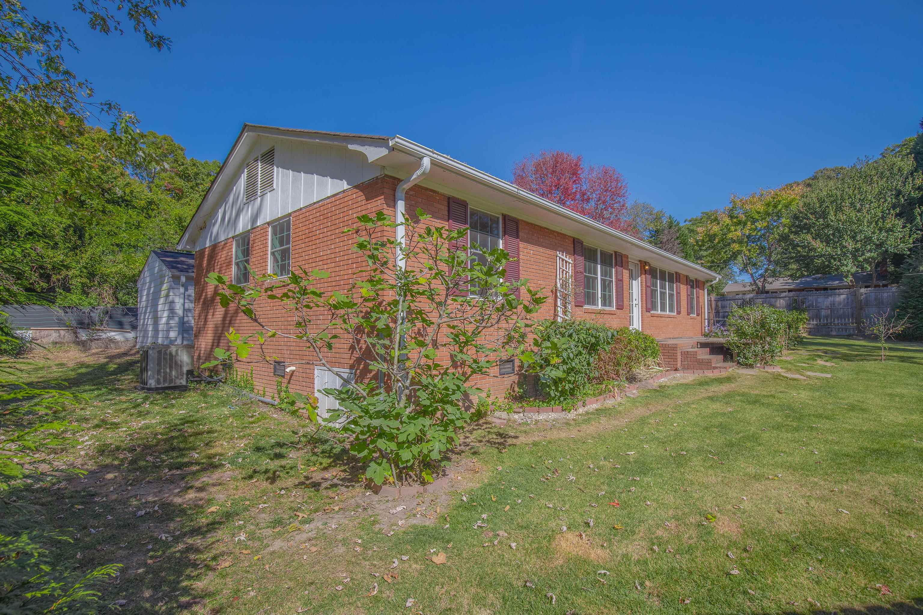 166 Old Petrie Road Spartanburg, SC 29302 - Photo 3 of 35