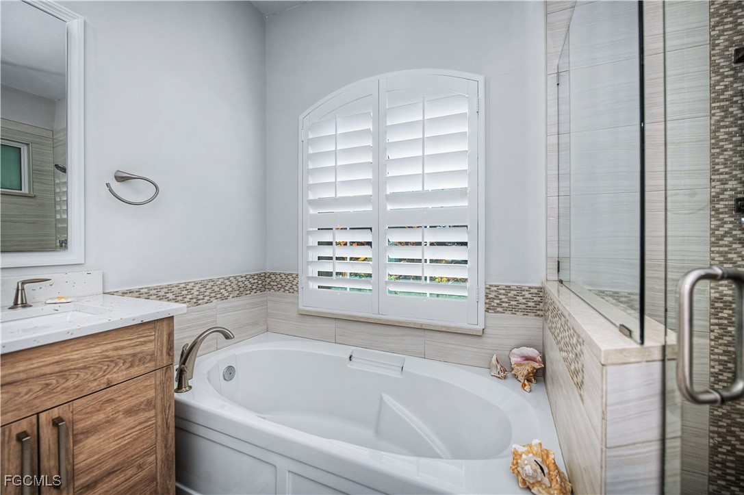 14554 Indigo Lakes Circle Naples, FL 34119 - Photo 26 of 50