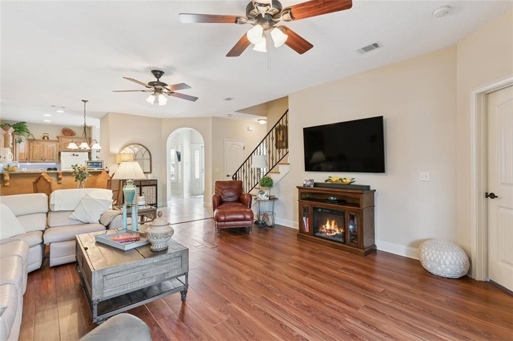 152 Villa Road Brunswick, GA 31525 - Photo 14 of 37 Living Room