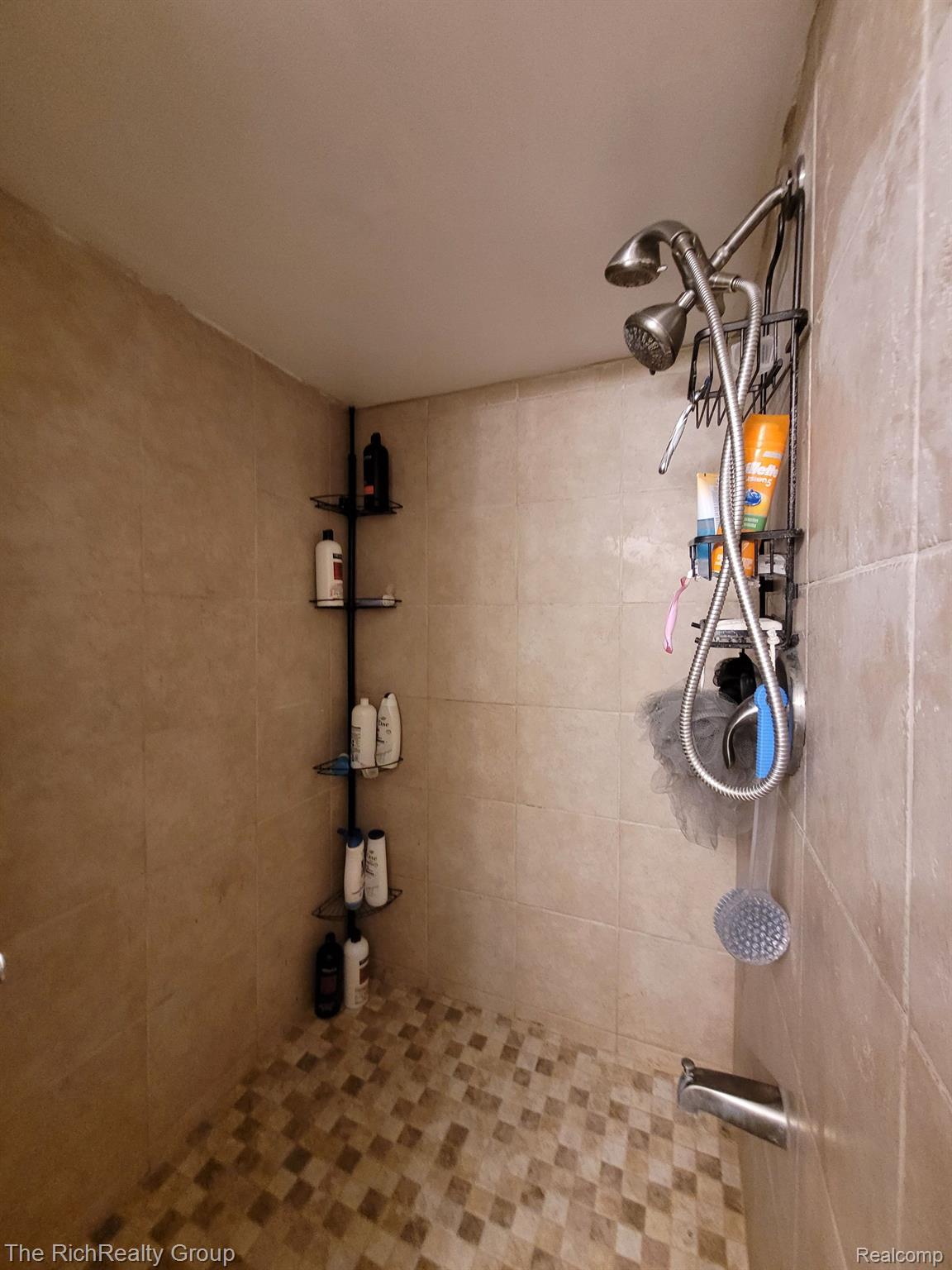 39793 Coronation Road Canton, MI 48188 - Photo 31 of 34 Gallery Image 31