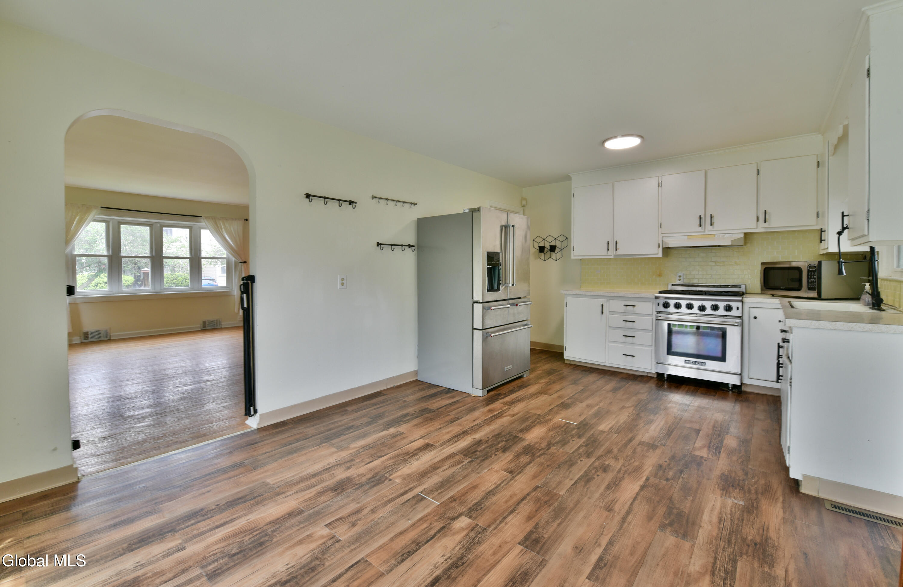 1702 Lenox Road Schenectady, NY 12308 - Photo 17 of 64 17