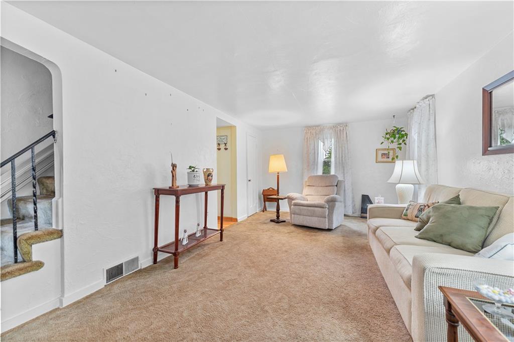 922 Bower Hill Road Pittsburgh, PA 15243 - Photo 4 of 26 Gallery Image 4