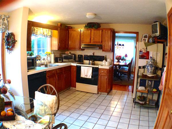 19 Thomas Road Berkley, MA 02779 - Photo 3 of 18 Gallery Image 3