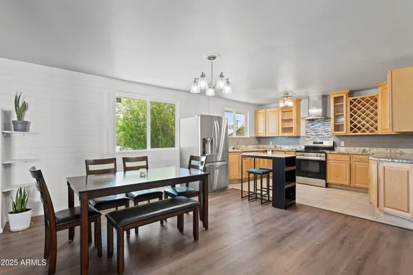 $379,900 | 5802 North 61st Drive, Glendale, AZ 85301