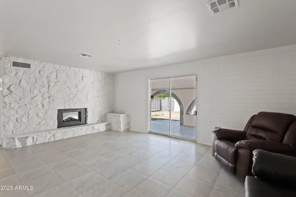 $379,900 | 5802 North 61st Drive, Glendale, AZ 85301