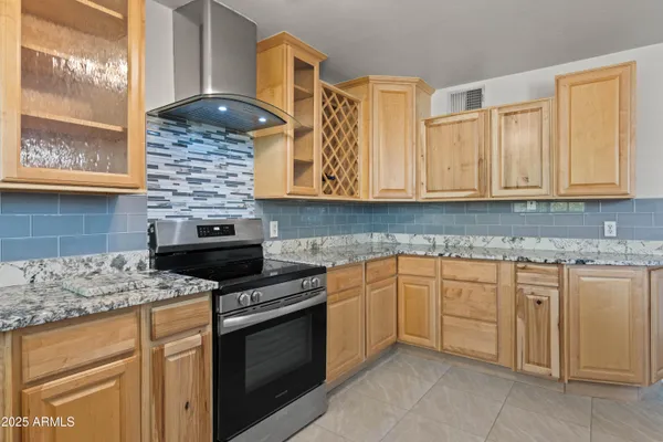 $379,900 | 5802 North 61st Drive, Glendale, AZ 85301
