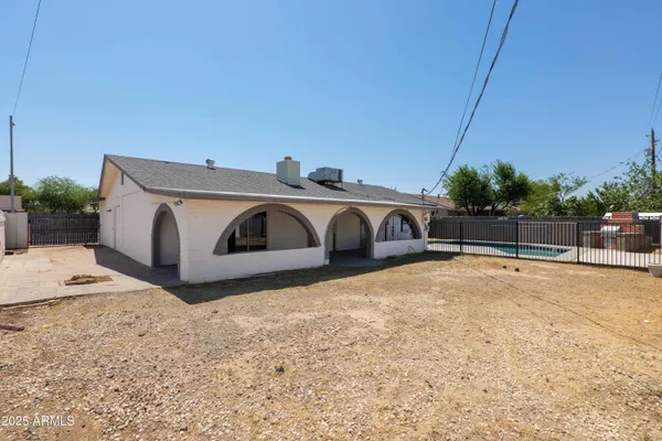 $379,900 | 5802 North 61st Drive, Glendale, AZ 85301