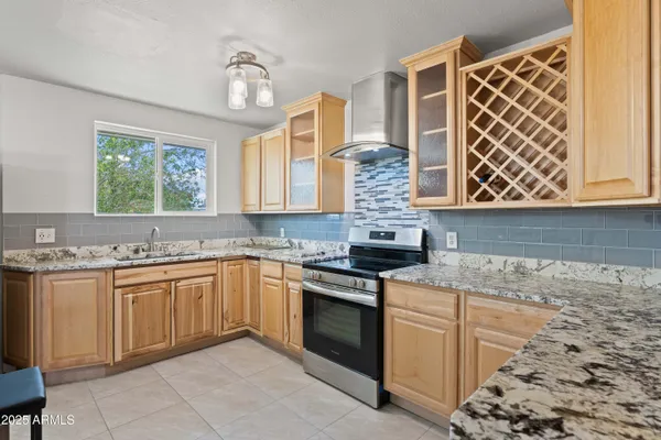 $379,900 | 5802 North 61st Drive, Glendale, AZ 85301