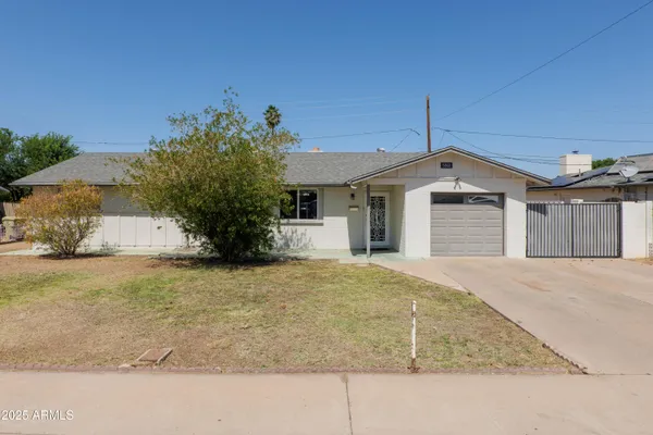 $379,900 | 5802 North 61st Drive, Glendale, AZ 85301
