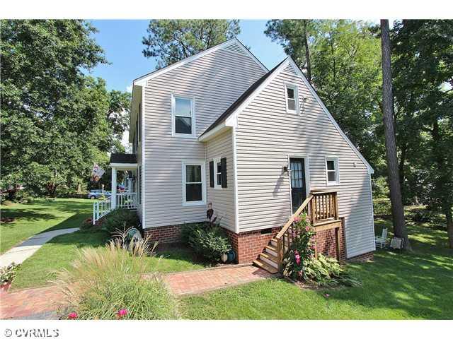 8707 Overhill Road Henrico, VA 23229 - Photo 22 of 22 Other - Side View Showing the Shady Backyard
