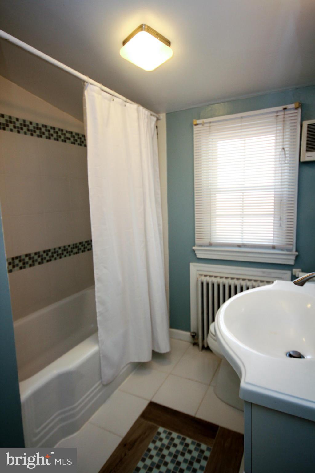 9950 Moss Avenue Silver Spring, MD 20901 - Photo 24 of 30 Bath
