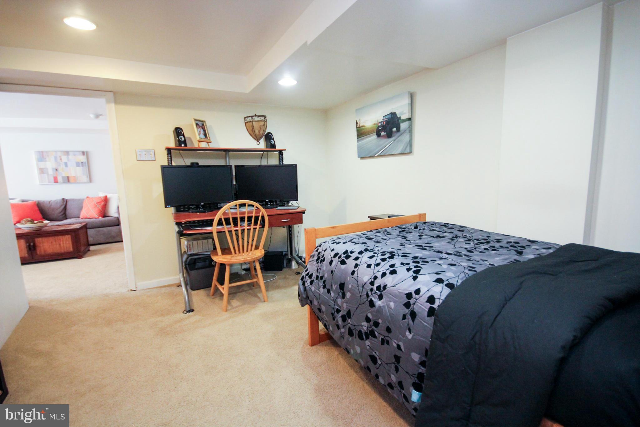 9950 Moss Avenue Silver Spring, MD 20901 - Photo 28 of 30 Bedroom