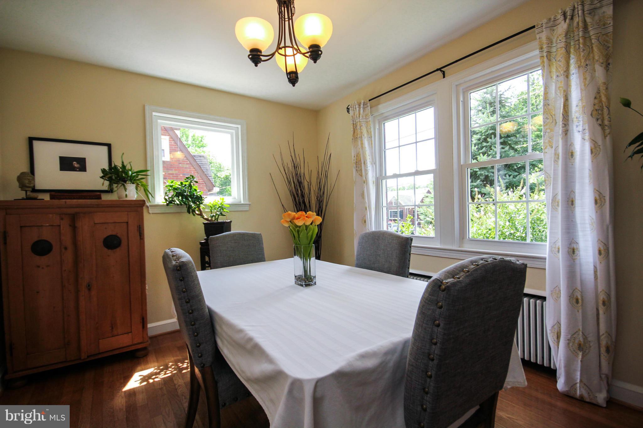 9950 Moss Avenue Silver Spring, MD 20901 - Photo 7 of 30 Dining Room