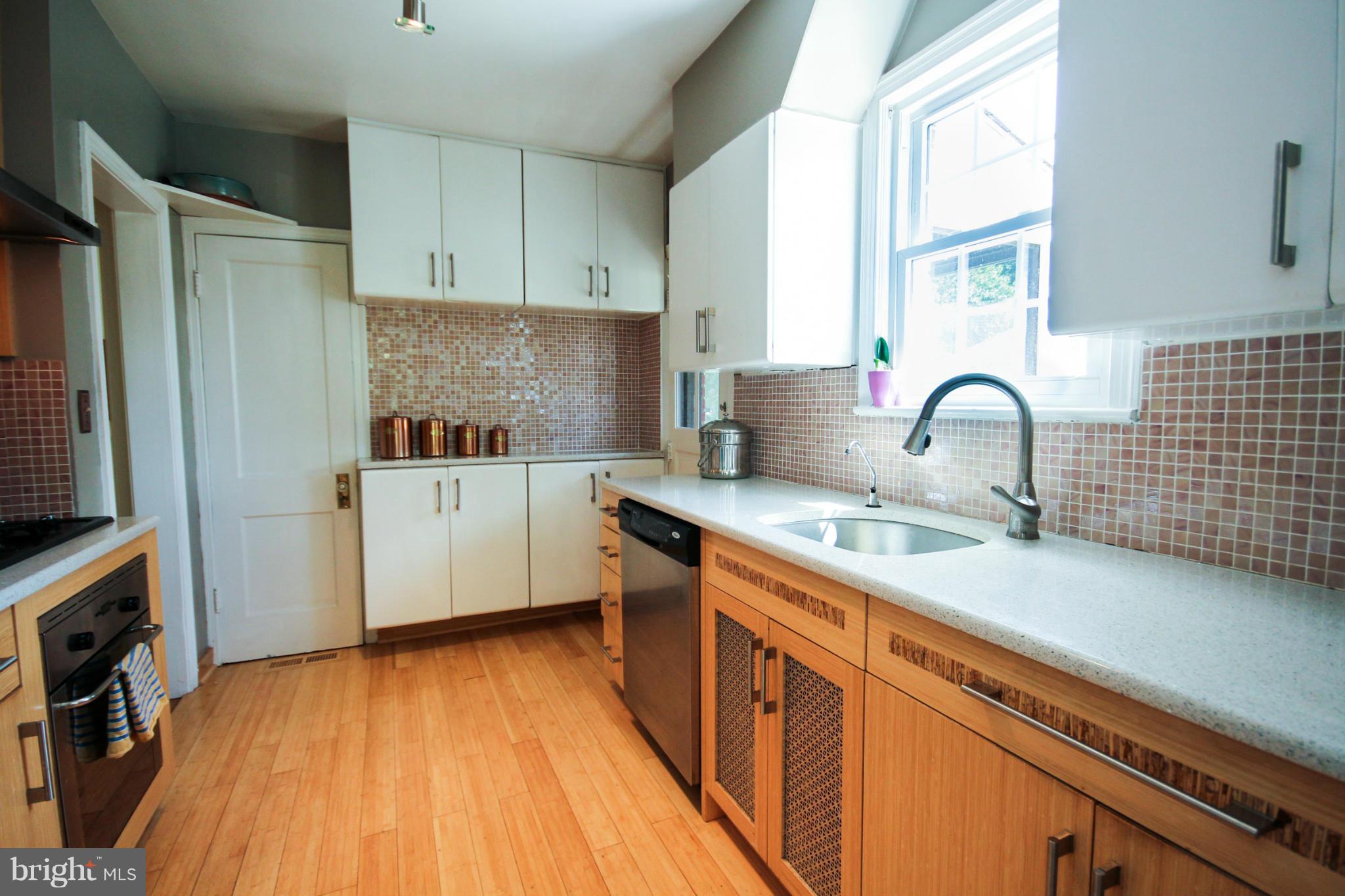 9950 Moss Avenue Silver Spring, MD 20901 - Photo 9 of 30 Kitchen