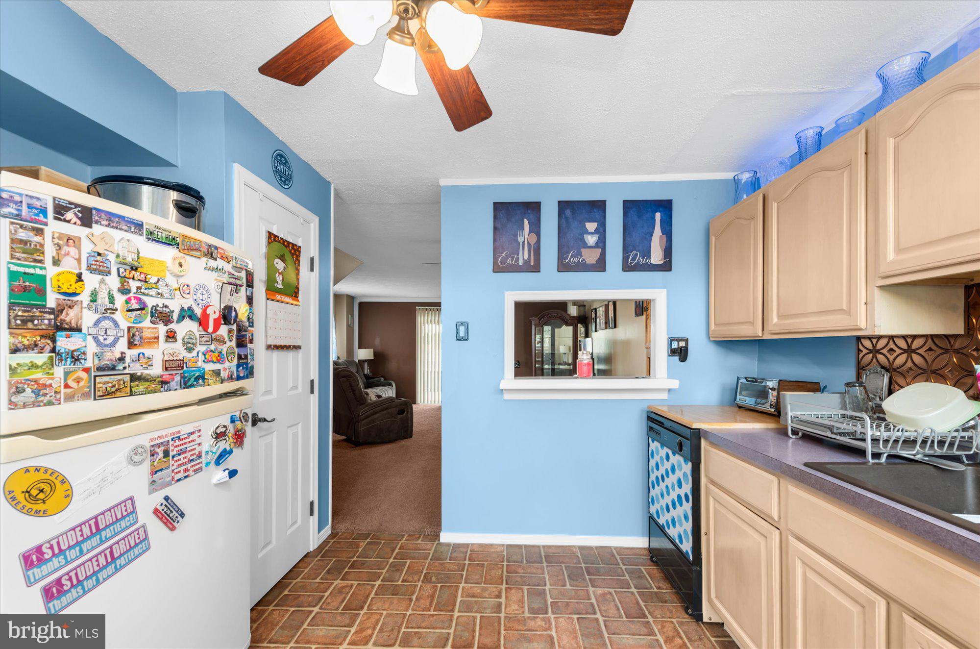 3028 Fairdale Road Philadelphia, PA 19154 - Photo 4 of 30 Gallery Image 4