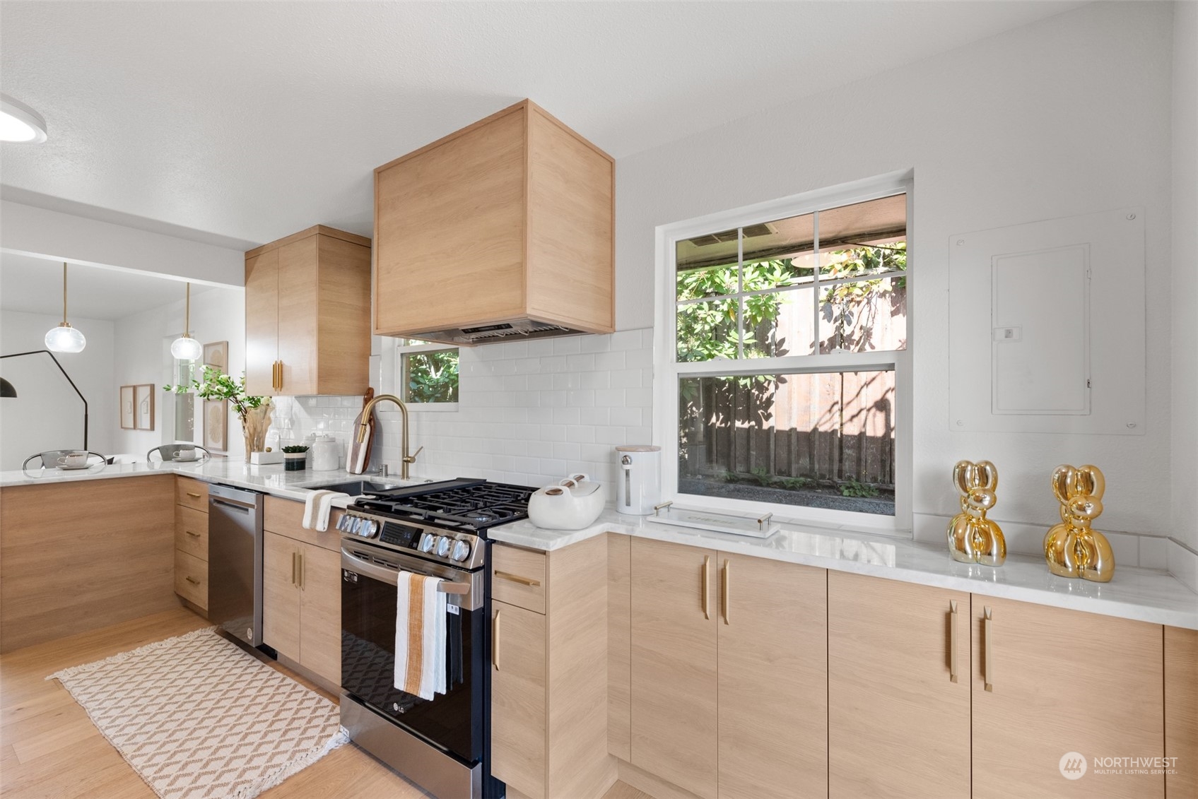 3525 Southwest Kenyon Street Seattle, WA 98126 - Photo 11 of 36 Gallery Image 11