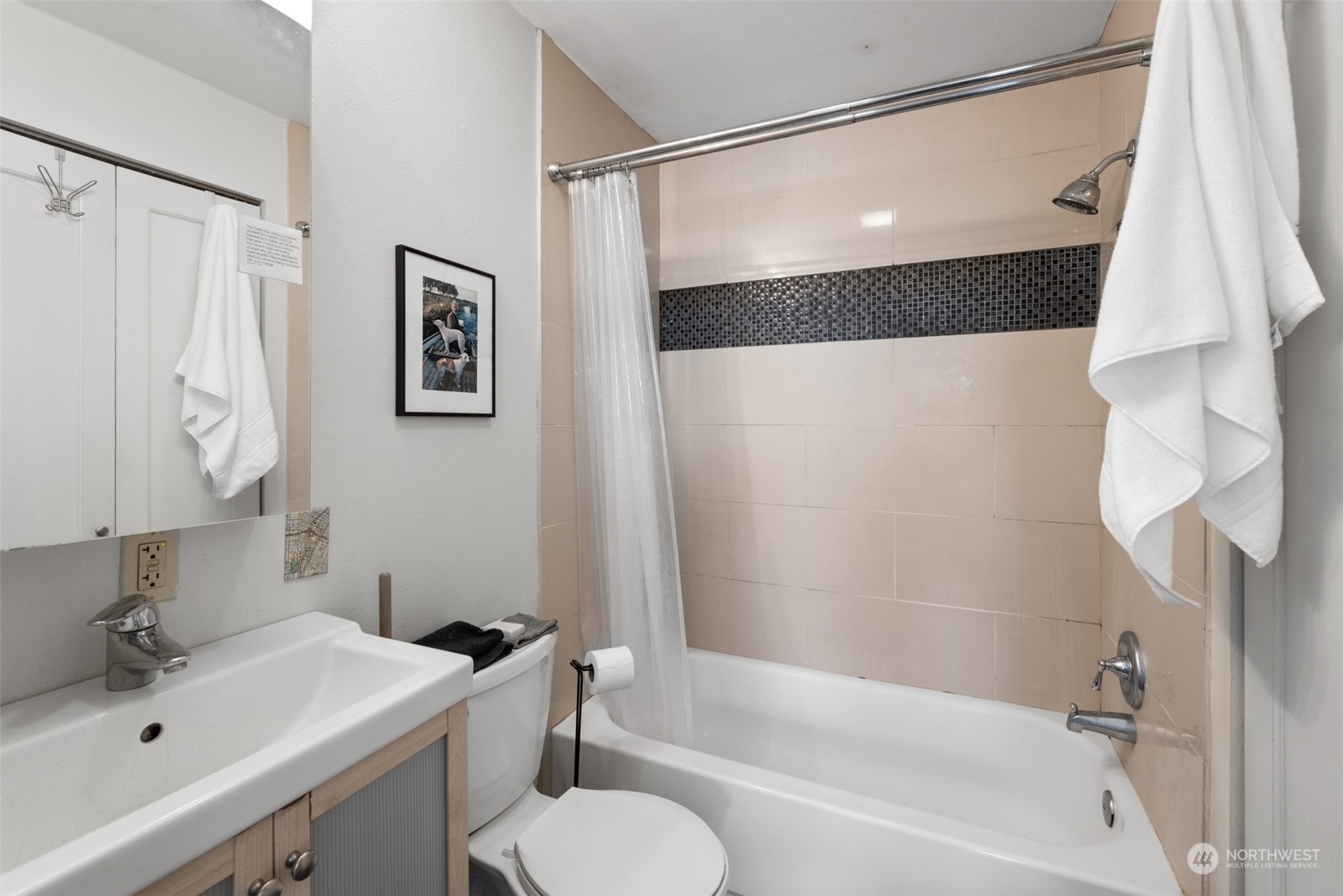 3525 Southwest Kenyon Street Seattle, WA 98126 - Photo 33 of 36 Gallery Image 33