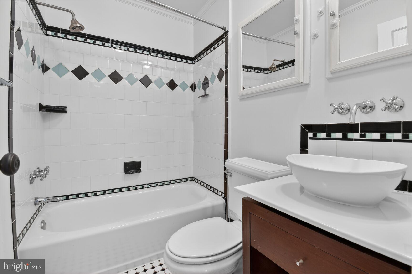 12 Parkside Road Silver Spring, MD 20910 - Photo 28 of 55 Full Hall Bathroom