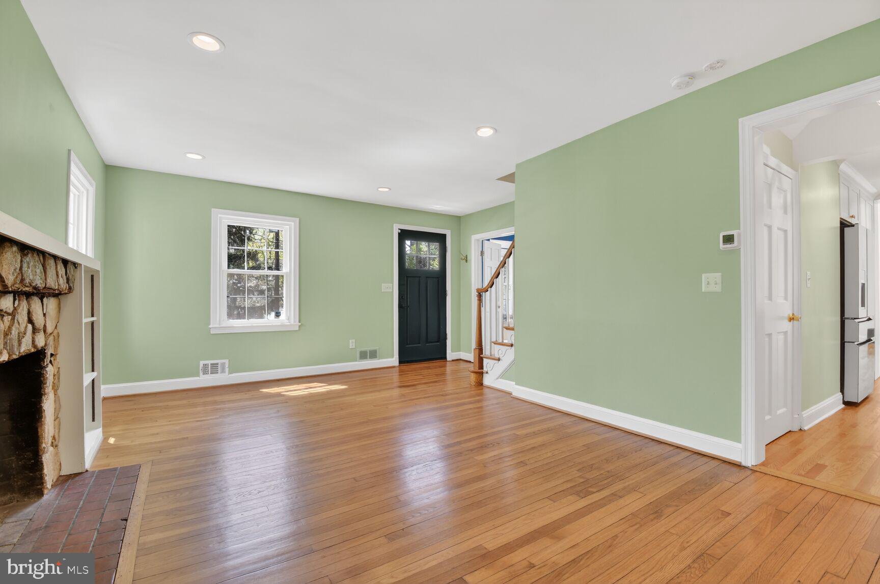 12 Parkside Road Silver Spring, MD 20910 - Photo 4 of 55 Living Room at Front Door