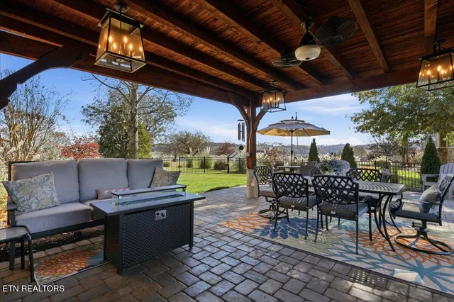 $1,250,000 | 2620 Persimmon Ridge, Loudon, TN 37774