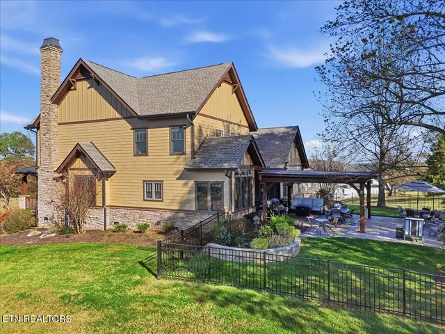 $1,250,000 | 2620 Persimmon Ridge, Loudon, TN 37774