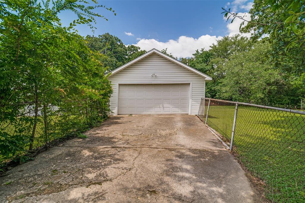 1026 South Sam Houston Road Mesquite, TX 75149 - Photo 5 of 39