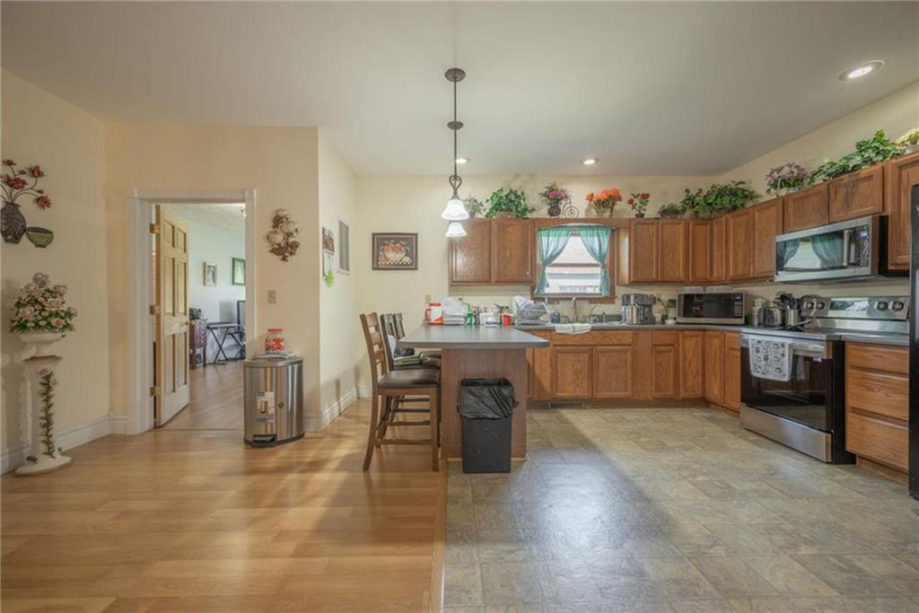 1619 East Maple Street Columbus, KS 66725 - Photo 8 of 16