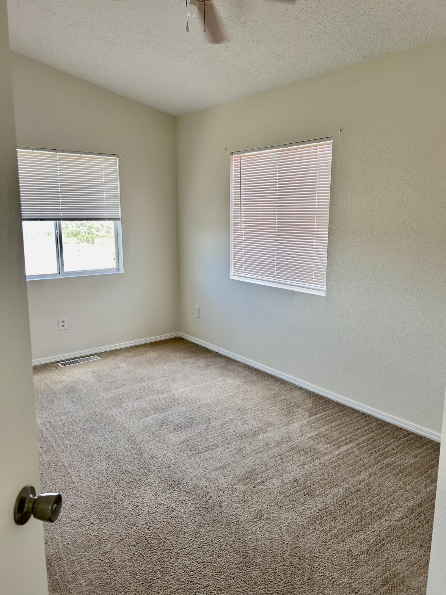 6137 Vaughn Drive Northeast Rio Rancho, NM 87144 - Photo 7 of 10 Gallery Image 7