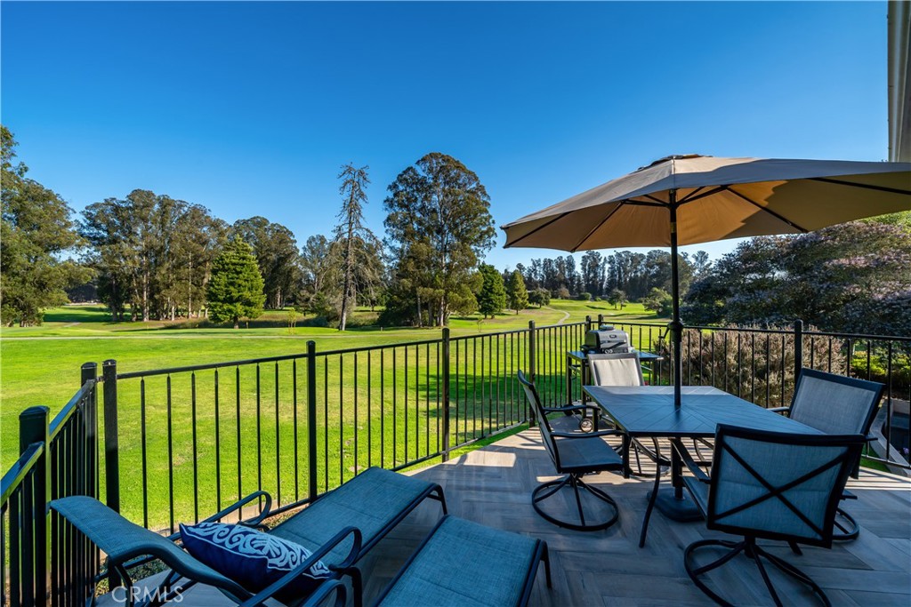 634 Riviera Circle Nipomo, CA 93444 - Photo 36 of 40 a view of a chairs and table in the patio