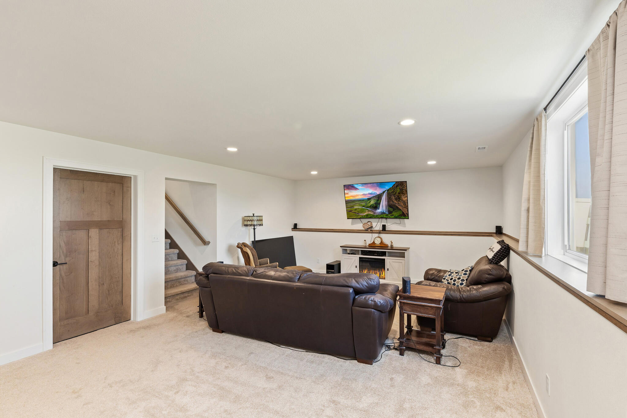 274 Weston Road Holmen, WI 54636 - Photo 27 of 38 27 FAMILY ROOM