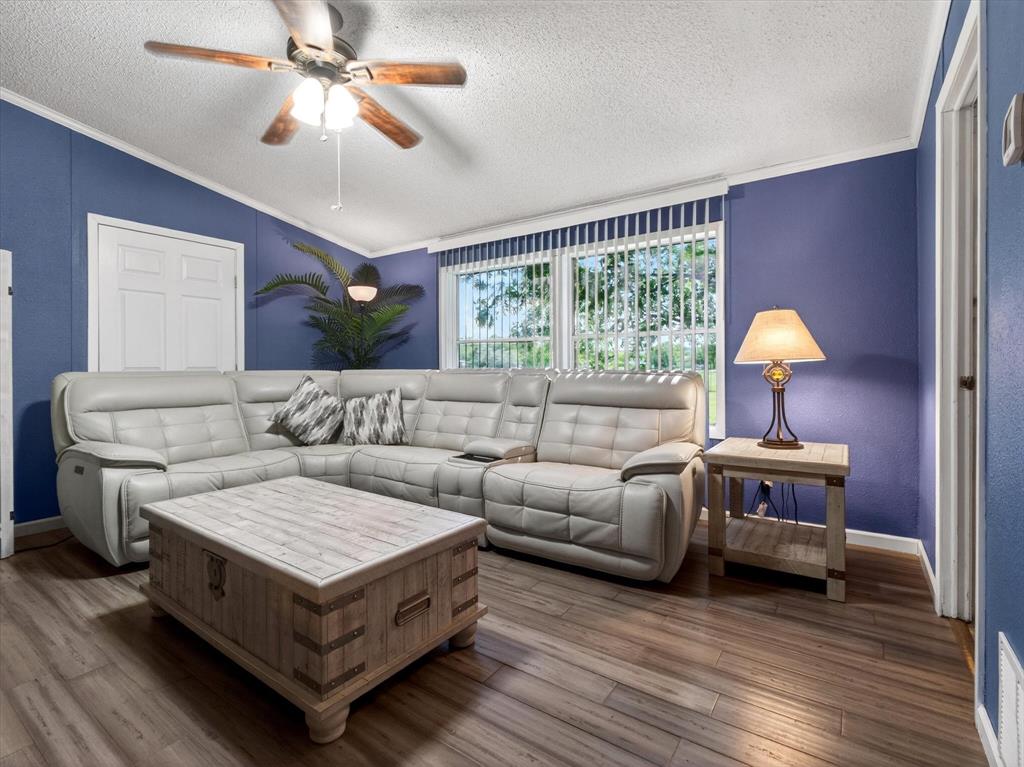 13051 Cherokee Road Sanger, TX 76266 - Photo 25 of 40 Additional living or family room
