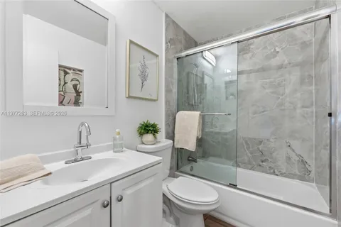 $575,000 | 3501 Northwest 17th Terrace, Oakland Park, FL 33309