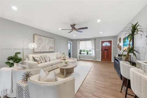 $575,000 | 3501 Northwest 17th Terrace, Oakland Park, FL 33309