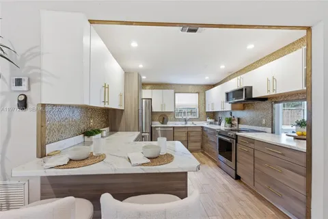 $575,000 | 3501 Northwest 17th Terrace, Oakland Park, FL 33309