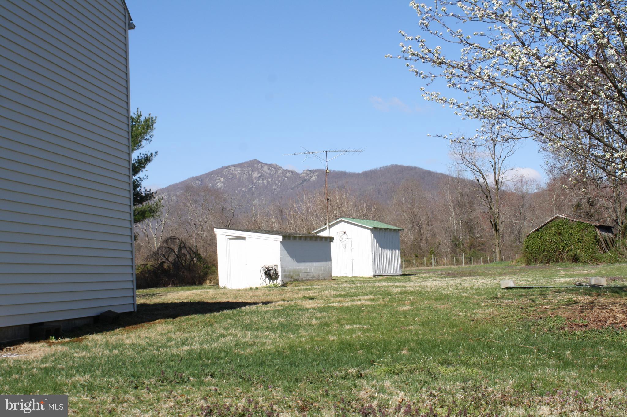 85 Nethers Road Sperryville, VA 22740 - Photo 4 of 33 Gallery Image 4