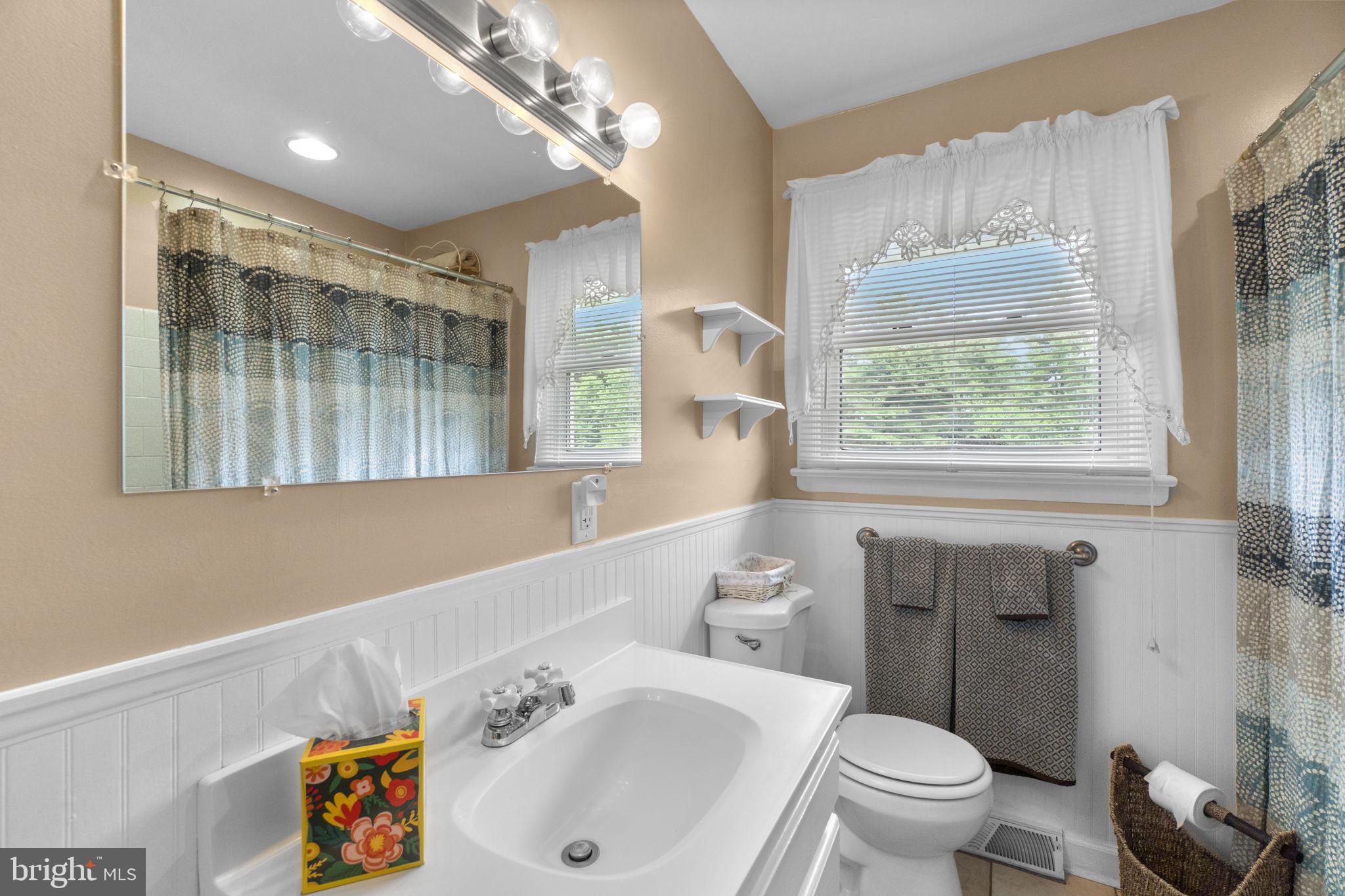 557 Oak Tree Road Westminster, MD 21157 - Photo 18 of 42 Primary Bathroom