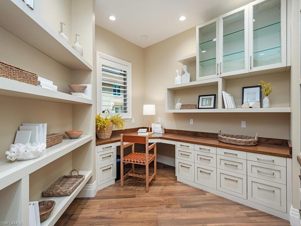 2835 Silverleaf Lane Naples, FL 34105 - Photo 12 of 47