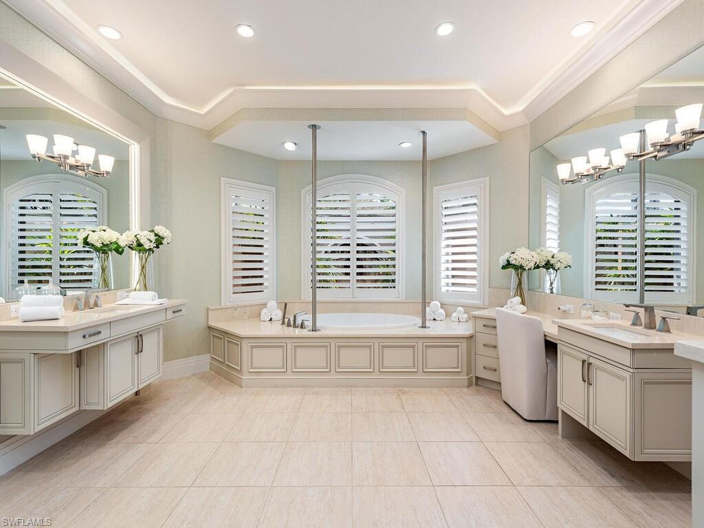 2835 Silverleaf Lane Naples, FL 34105 - Photo 14 of 47